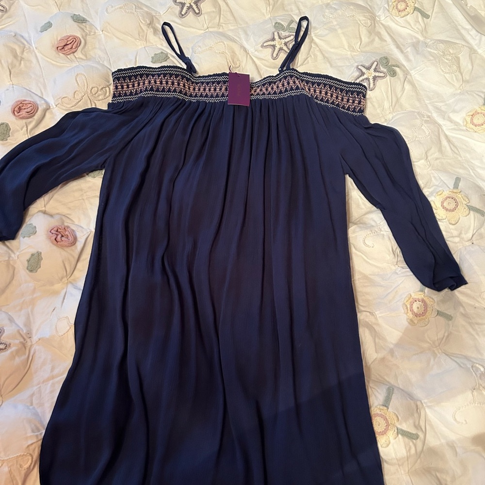 Off shoulder dress lightweight fabric